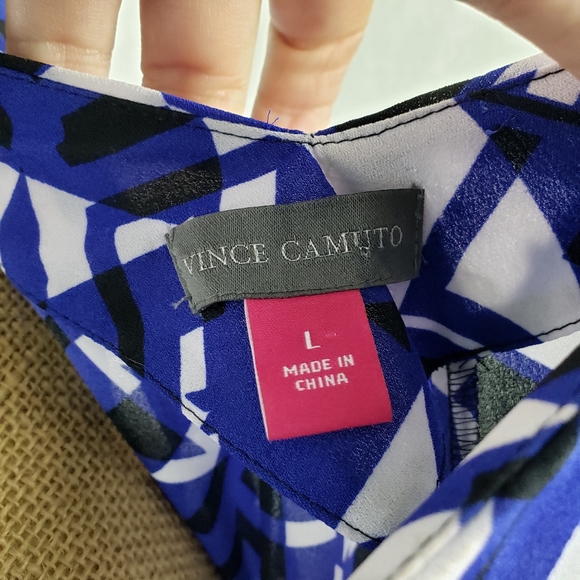 Vince Camuto Asymmetric blue  and white geometric top size L - Picture 6 of 8